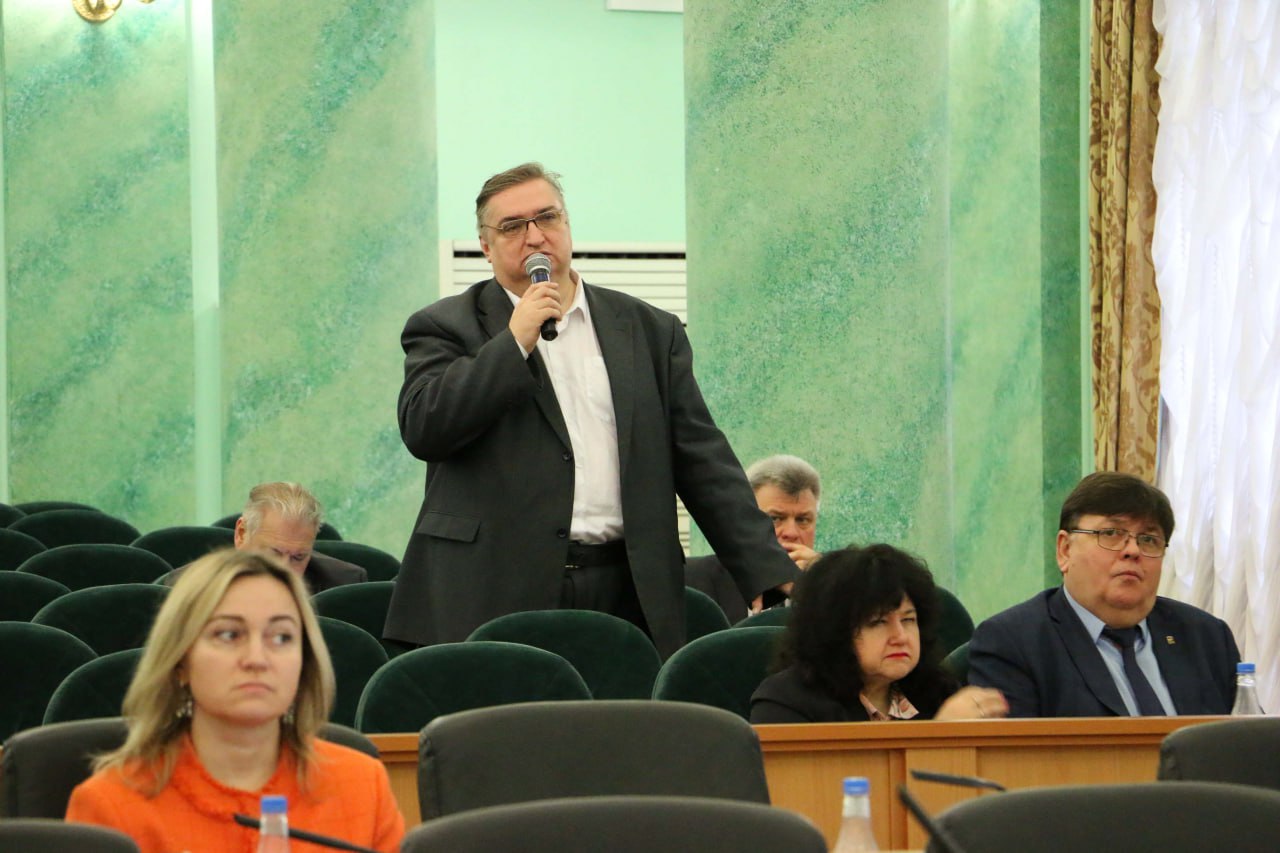 Комитет по бюджету, налогам и экономической политике на своем заседании рассмотрел несколько важных вопросов Комитет по бюджету, налогам и экономической политике на своем заседании рассмотрел несколько важных вопросов