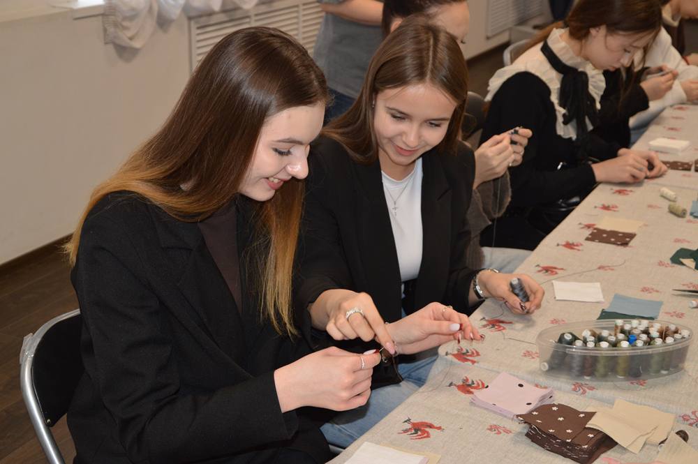 Продолжается активное сотрудничество Центра «Народное творчество» со студентами Брянского профессионально-педагогического колледжа и в рамках реализации программы «Пушкинская карта» Продолжается активное сотрудничество Центра «Народное творчество» со студентами Брянского профессионально-педагогического колледжа и в рамках реализации программы «Пушкинская карта»