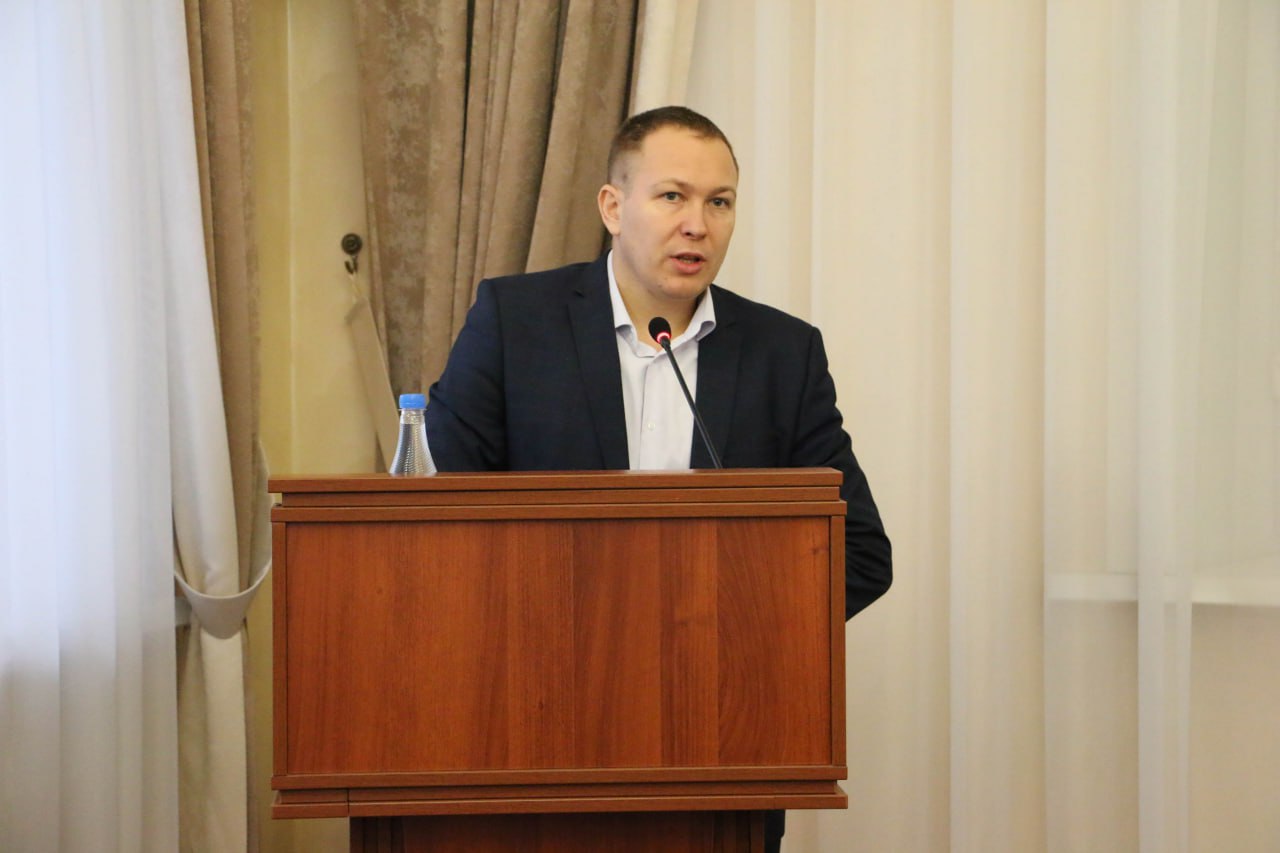 Комитет областной Думы по ЖКХ, дорожному строительству, транспорту и ТЭК на своем заседании обсудил реализацию проекта «Развитие транспортной инфраструктуры на сельских территориях», в которой значатся две дороги общей... Комитет областной Думы по ЖКХ, дорожному строительству, транспорту и ТЭК на своем заседании обсудил реализацию проекта «Развитие транспортной инфраструктуры на сельских территориях», в которой значатся две дороги общей...