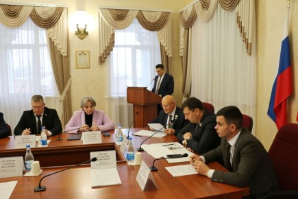 Комитет областной Думы по ЖКХ, дорожному строительству, транспорту и ТЭК на своем заседании обсудил реализацию проекта «Развитие транспортной инфраструктуры на сельских территориях», в которой значатся две дороги общей...