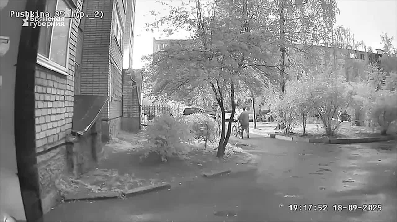 В Володарском районе полицейские оперативно задержали подозреваемого в краже велосипеда