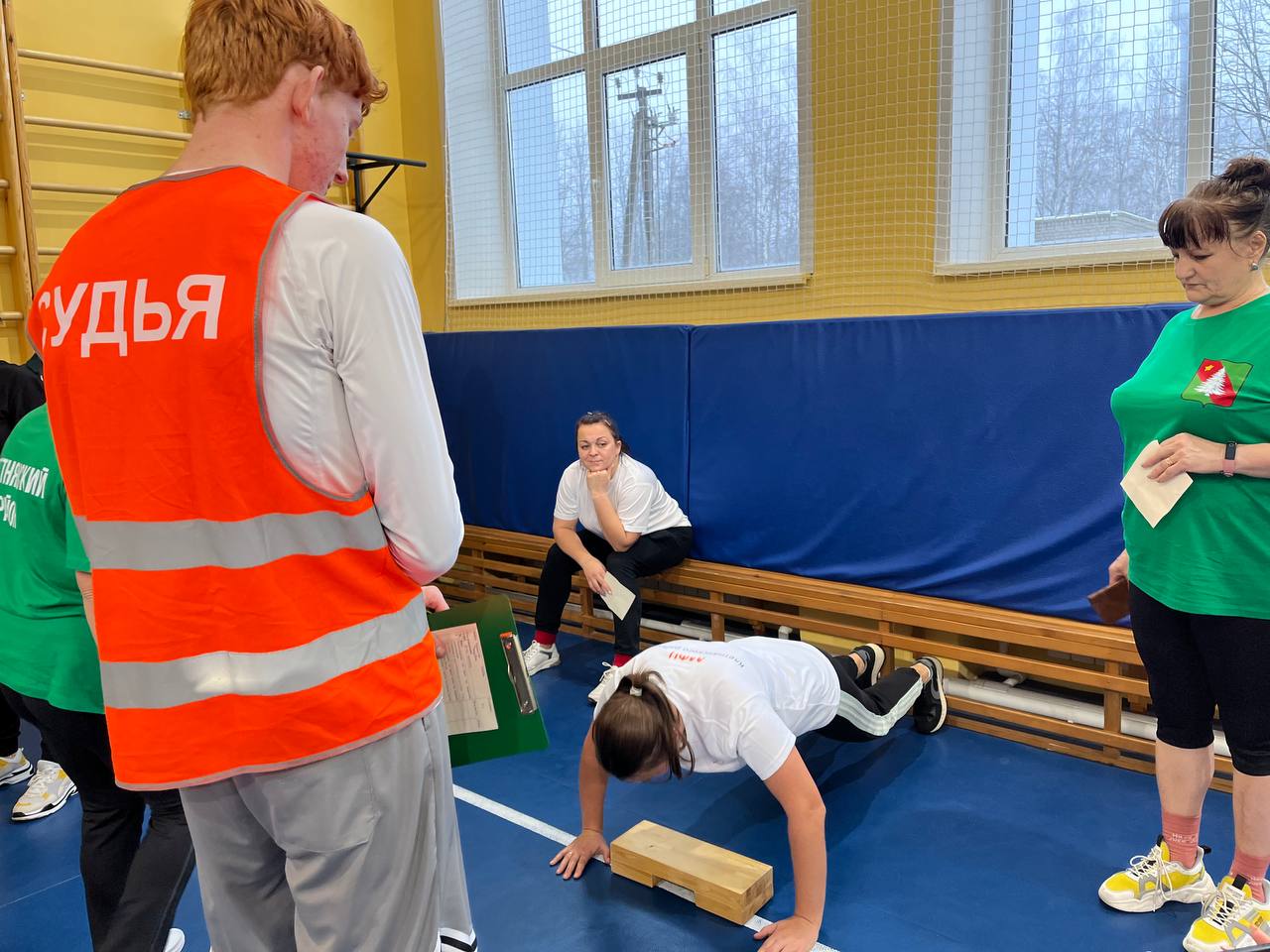 10 декабря на базе центра тестирования МБОУ Клетнянская СОШ № 2 им. Героя Советского Союза Н.В. Можаева прошел Фестиваль ГТО среди трудовых коллективов района, посвященный Дню Героев Отечества 10 декабря на базе центра тестирования МБОУ Клетнянская СОШ № 2 им. Героя Советского Союза Н.В. Можаева прошел Фестиваль ГТО среди трудовых коллективов района, посвященный Дню Героев Отечества