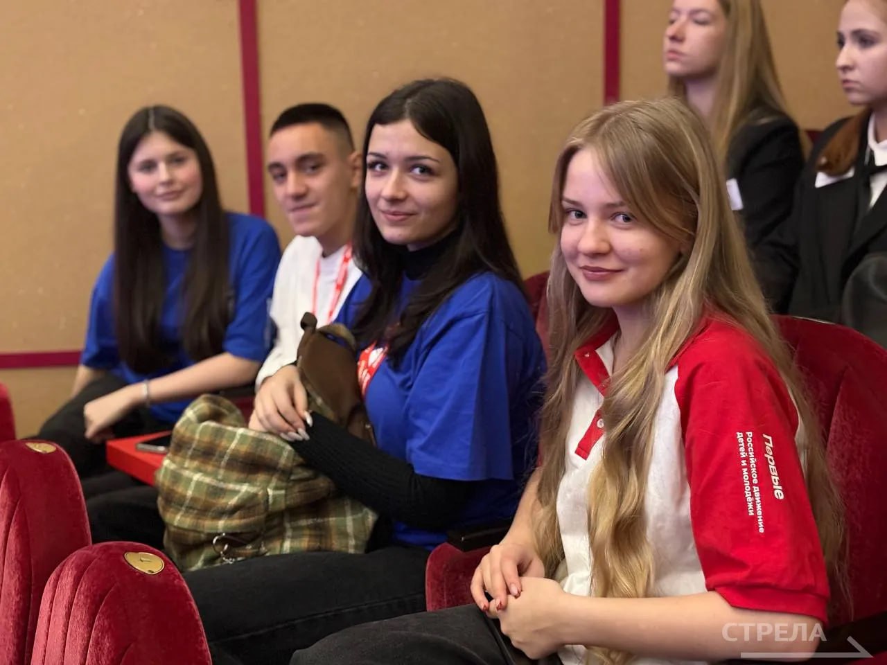 Сегодня в Брянском Губернаторском Дворце детского и юношеского творчества имени Ю. А. Гагарина проходит региональный форум «Движения Первых» «Навстречу мечте» Сегодня в Брянском Губернаторском Дворце детского и юношеского творчества имени Ю. А. Гагарина проходит региональный форум «Движения Первых» «Навстречу мечте»