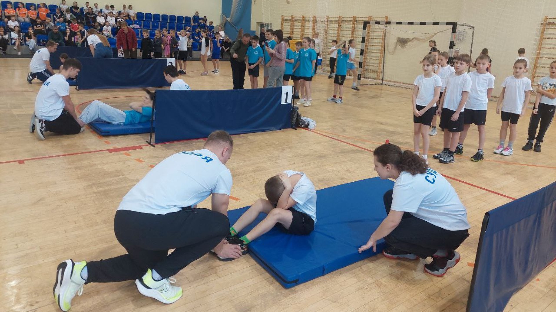 В Брянске прошли "Игры ГТО - Дети": юные спортсмены соревновались в эстафете