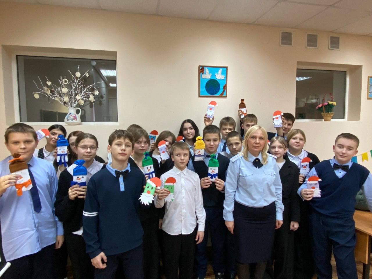 В Брянске полицейские провели мероприятие для подростков «Новогодний талисман добра»