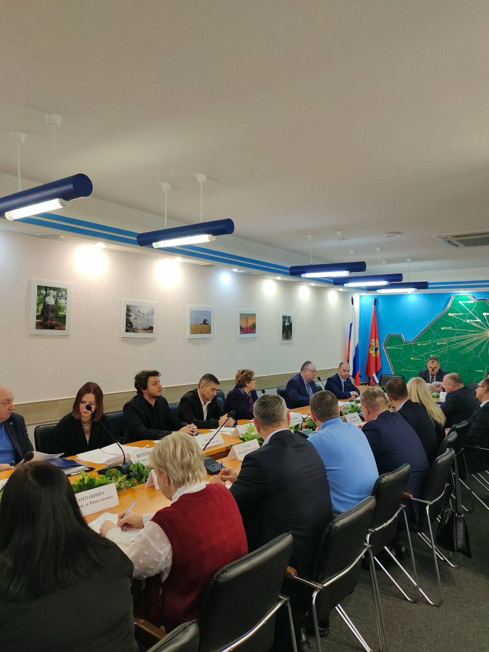 10 декабря 2025 г. в пресс-центре Правительства Брянской области состоялось очередное заседание межведомственной рабочей группы с участием заместителя Губернатора Брянской области Ю.М. Никифорова 10 декабря 2025 г. в пресс-центре Правительства Брянской области состоялось очередное заседание межведомственной рабочей группы с участием заместителя Губернатора Брянской области Ю.М. Никифорова