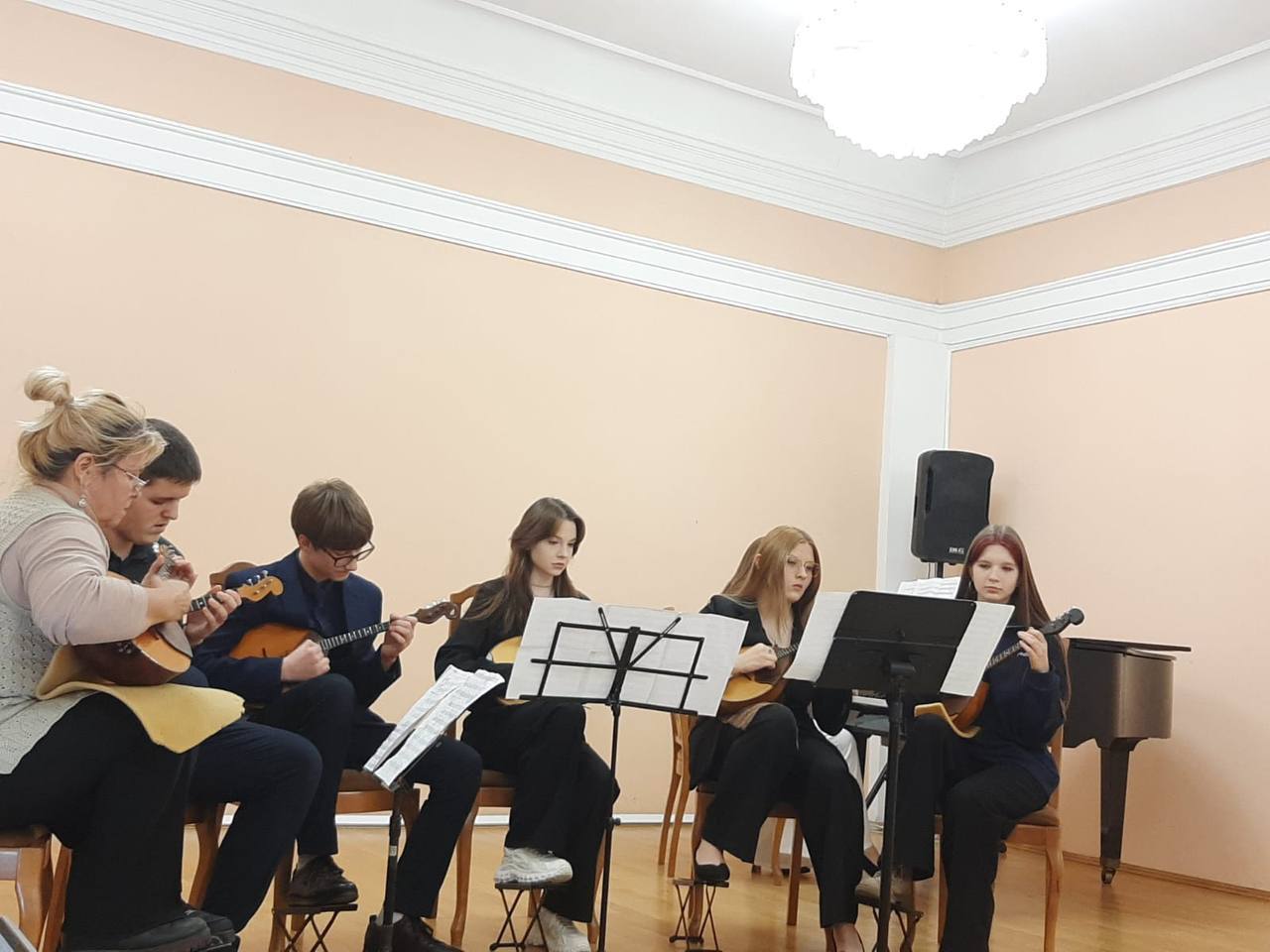 В концертном зале областной библиотеки им. Ф. И. Тютчева состоялся концерт класса преподавателя Яковец Елены Николаевны и концертмейстера Суховой Марии Николаевны Детской школы искусств №2 им. П.И.Чайковского — "Я, ты, он... В концертном зале областной библиотеки им. Ф. И. Тютчева состоялся концерт класса преподавателя Яковец Елены Николаевны и концертмейстера Суховой Марии Николаевны Детской школы искусств №2 им. П.И.Чайковского — "Я, ты, он...