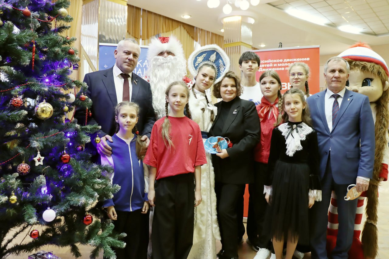Дан старт Всероссийской благотворительной акции «Ёлка желаний» на открытии регионального форума Движения Первых «Навстречу мечте»!