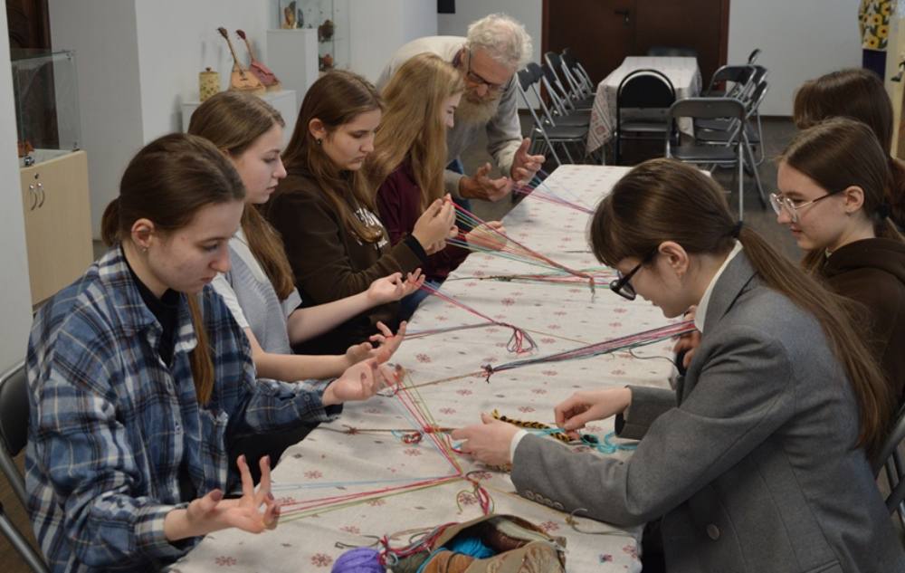 Продолжается активное сотрудничество Центра «Народное творчество» со студентами Брянского профессионально-педагогического колледжа и в рамках реализации программы «Пушкинская карта» Продолжается активное сотрудничество Центра «Народное творчество» со студентами Брянского профессионально-педагогического колледжа и в рамках реализации программы «Пушкинская карта»