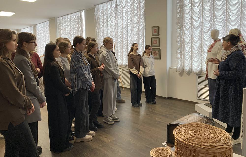 Продолжается активное сотрудничество Центра «Народное творчество» со студентами Брянского профессионально-педагогического колледжа и в рамках реализации программы «Пушкинская карта» Продолжается активное сотрудничество Центра «Народное творчество» со студентами Брянского профессионально-педагогического колледжа и в рамках реализации программы «Пушкинская карта»