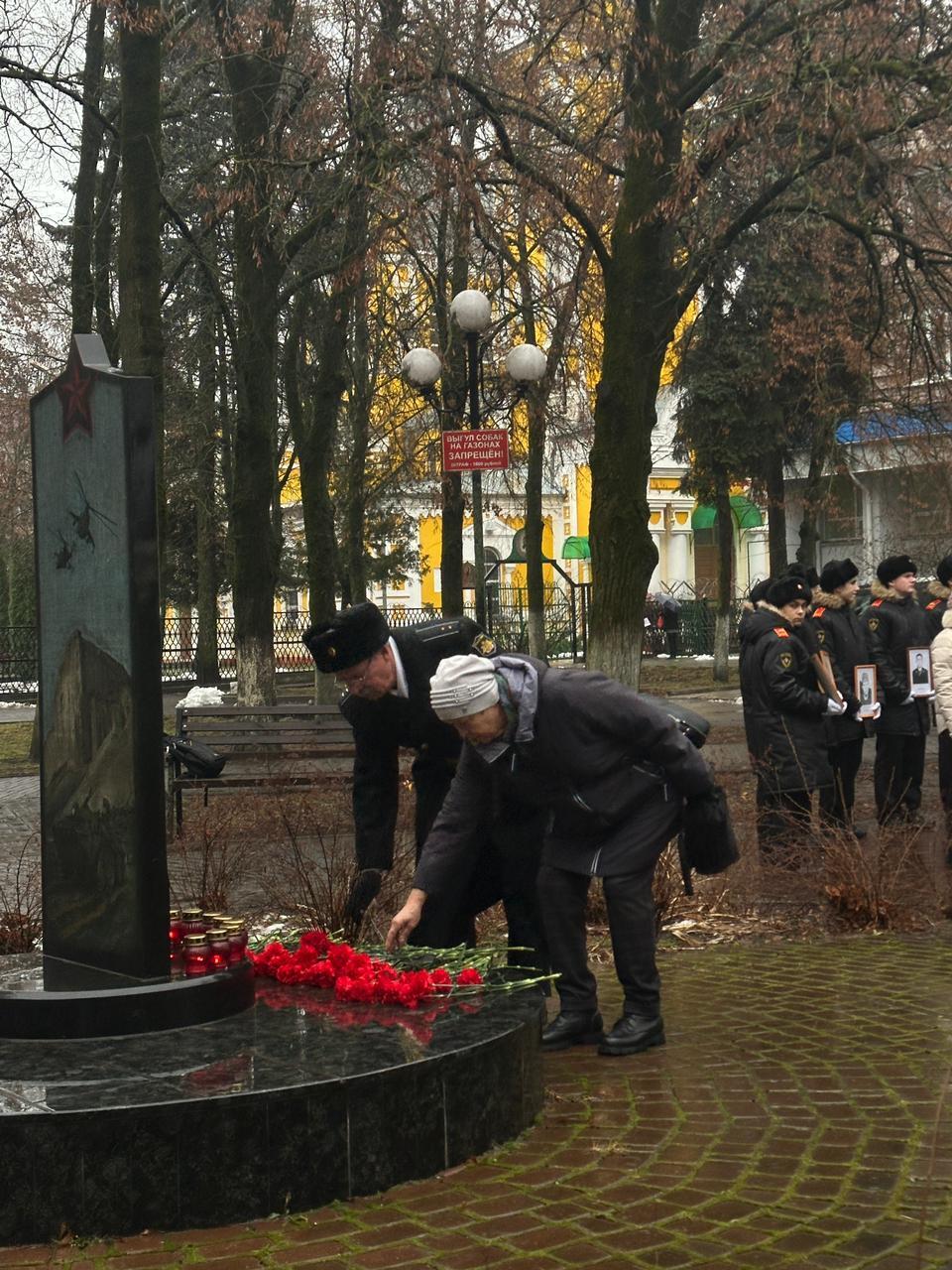 11 декабря в России отмечается день памяти военнослужащих погибших при исполнении служебного долга на Северном Кавказе 11 декабря в России отмечается день памяти военнослужащих погибших при исполнении служебного долга на Северном Кавказе
