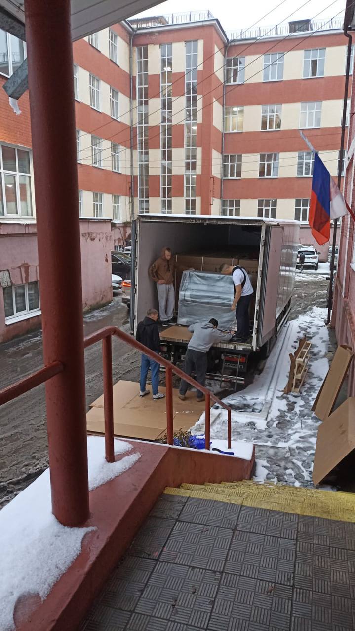 10 декабря 2025г. стал знаменательным днем для МБУДО «ДШИ им. Е.М.Беляева» поскольку ее инструментальная база пополнилась тремя новыми современными пианино «Михаил Глинка»