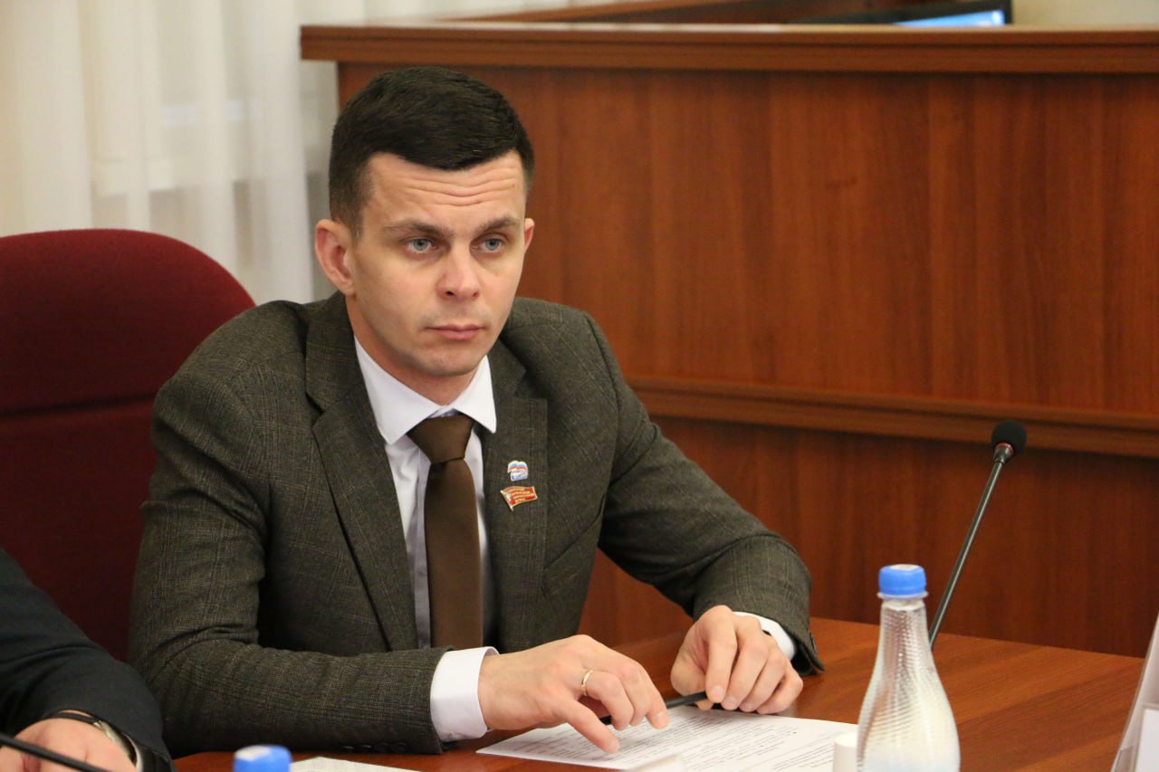 Комитет областной Думы по ЖКХ, дорожному строительству, транспорту и ТЭК на своем заседании обсудил реализацию проекта «Развитие транспортной инфраструктуры на сельских территориях», в которой значатся две дороги общей... Комитет областной Думы по ЖКХ, дорожному строительству, транспорту и ТЭК на своем заседании обсудил реализацию проекта «Развитие транспортной инфраструктуры на сельских территориях», в которой значатся две дороги общей...