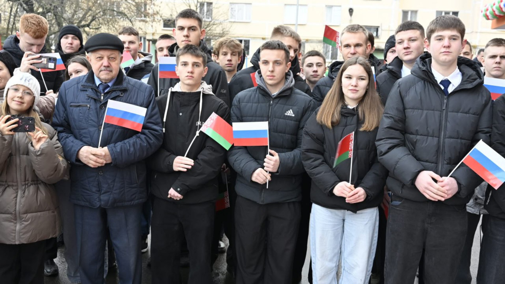 Богомаз об обеспечении жильем сирот: выполняем поставленную президентом задачу