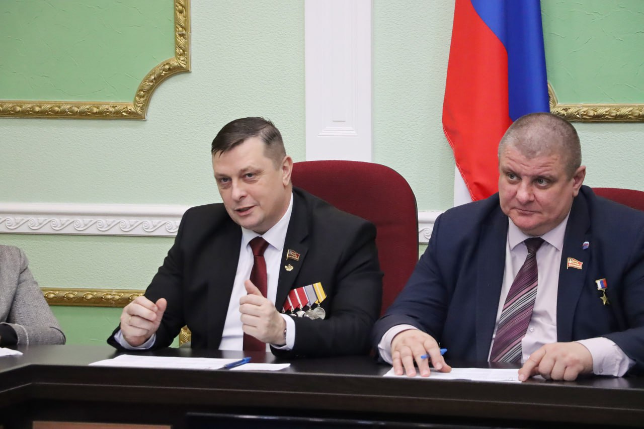 12 декабря в России отмечают День главного закона страны — Конституции Российской Федерации 12 декабря в России отмечают День главного закона страны — Конституции Российской Федерации