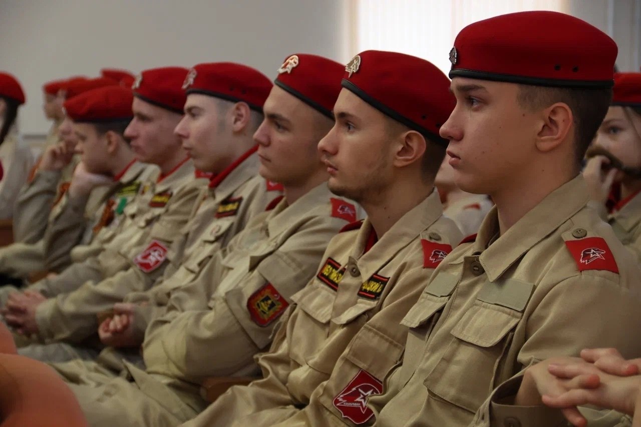 В Брянске руководитель межрайонного следственного отдела принял участие в мероприятии с юнармейцами В Брянске руководитель межрайонного следственного отдела принял участие в мероприятии с юнармейцами