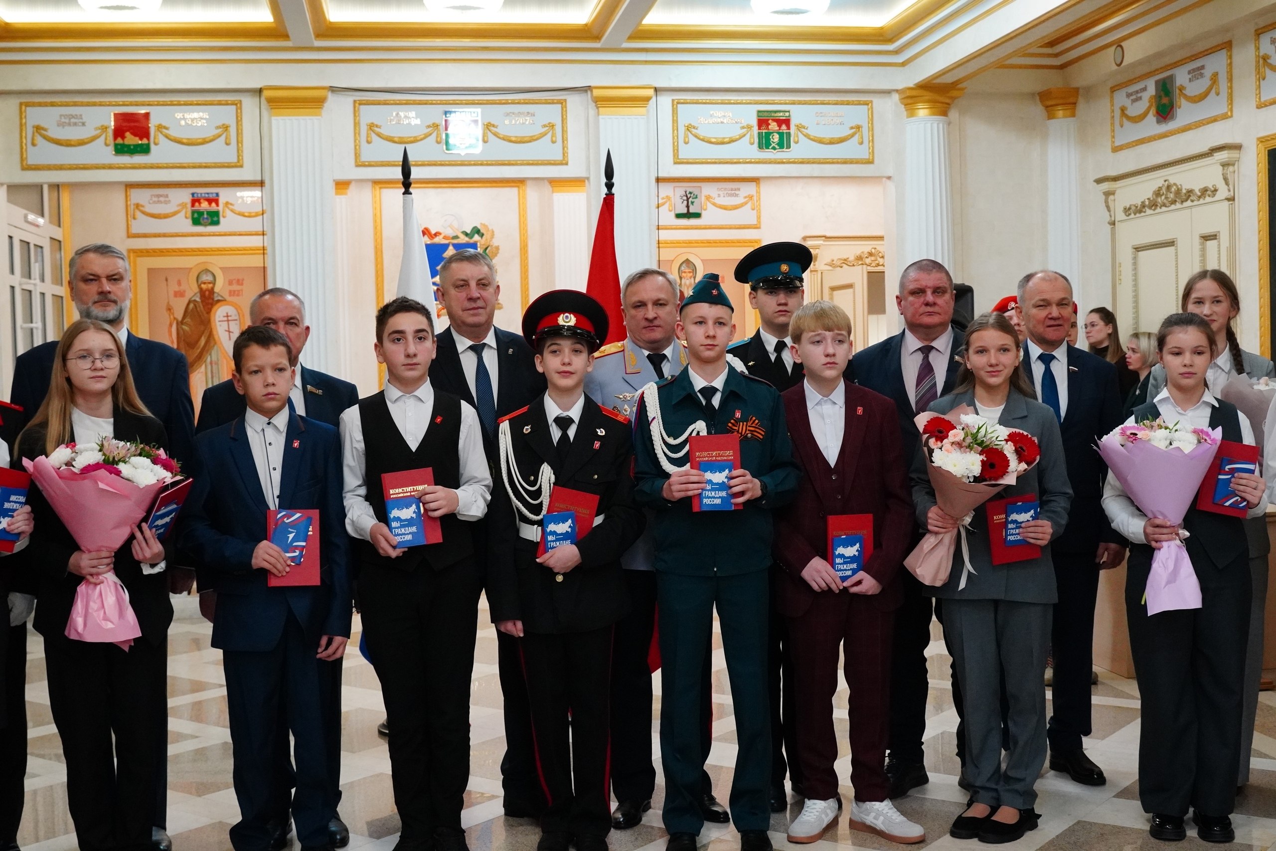 Юные Трубчане получили свои первые паспорта на федеральном и региональном уровне! Юные Трубчане получили свои первые паспорта на федеральном и региональном уровне!