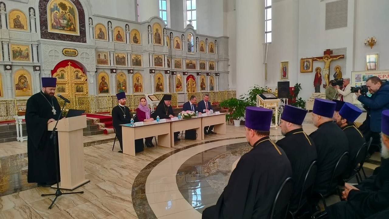 Сергей Евтеев: В Клинцовской епархии состоялись Рождественские образовательные чтения Сергей Евтеев: В Клинцовской епархии состоялись Рождественские образовательные чтения