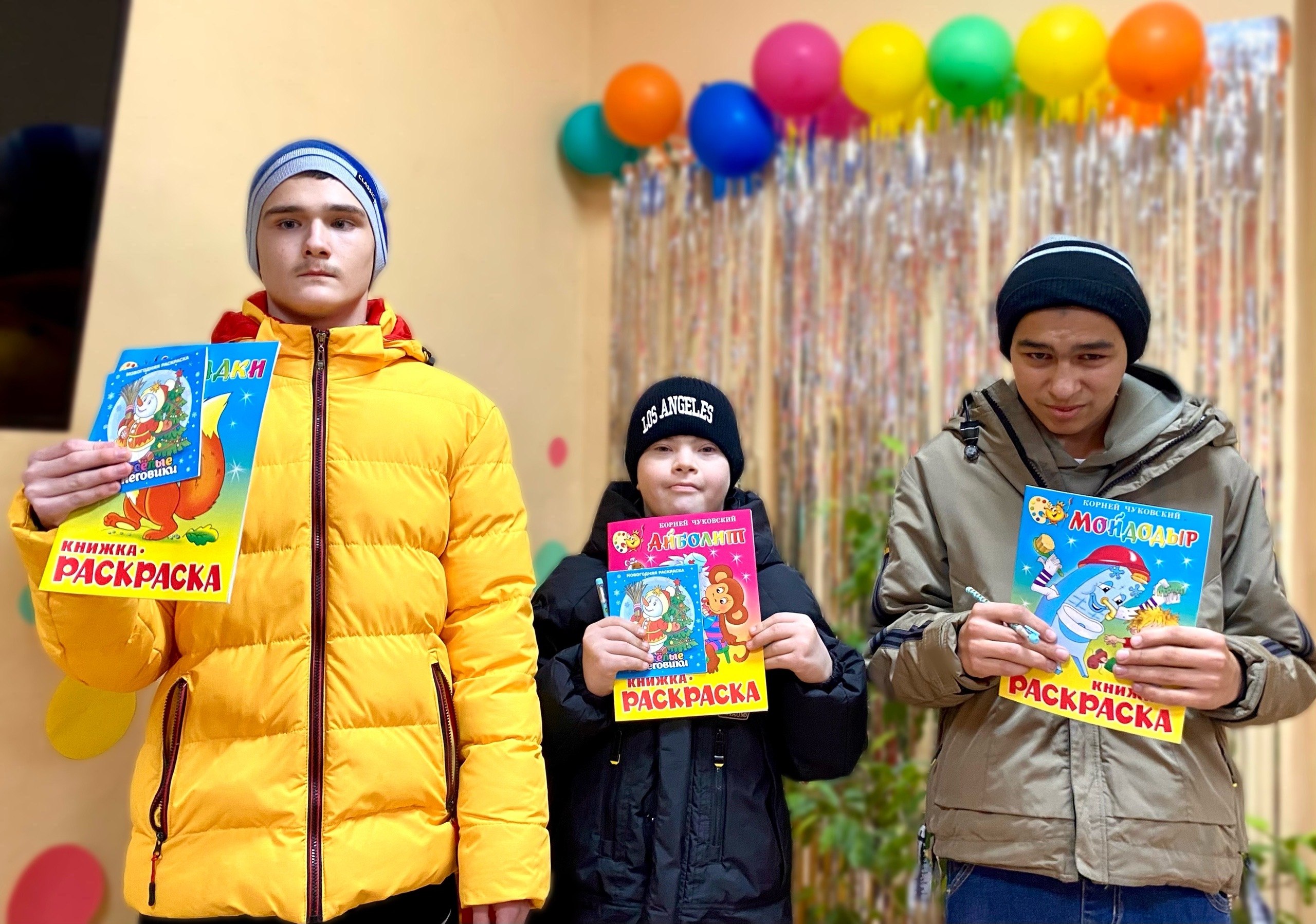 В отделении дневного пребывания и реабилитации ГБУ КЦСОН Климовского района в этот день состоялось кукольное представление любимой детской сказки «Заюшкина избушка» В отделении дневного пребывания и реабилитации ГБУ КЦСОН Климовского района в этот день состоялось кукольное представление любимой детской сказки «Заюшкина избушка»