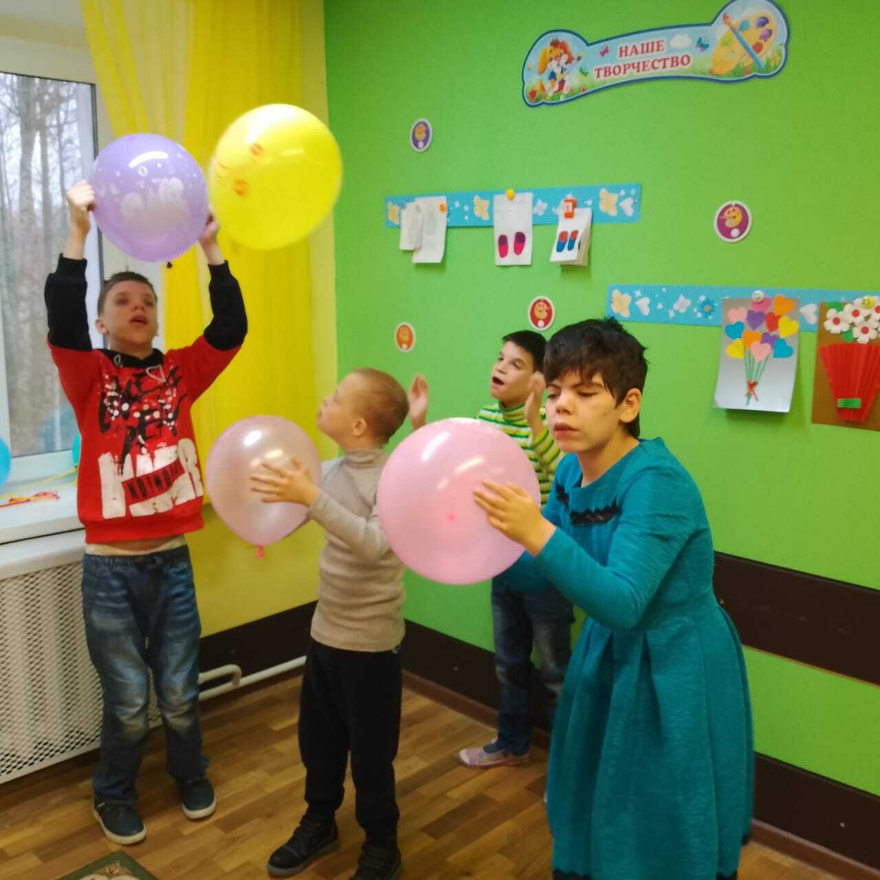 В ГБСУСОН "Дубровский детский дом-интернат для умственно отсталых детей" в группе "Вишенка" прошел тематический досуг "Мы дарим Вам тепло души" В ГБСУСОН "Дубровский детский дом-интернат для умственно отсталых детей" в группе "Вишенка" прошел тематический досуг "Мы дарим Вам тепло души"