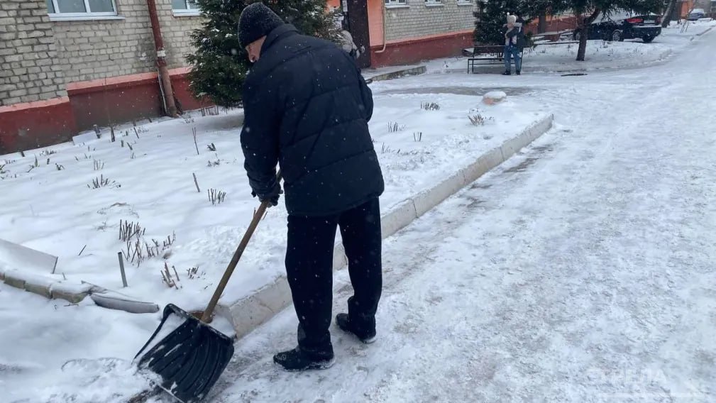 Брянским управляющим компаниям напомнили о небходимости строго соблюдать требования по зимней уборке