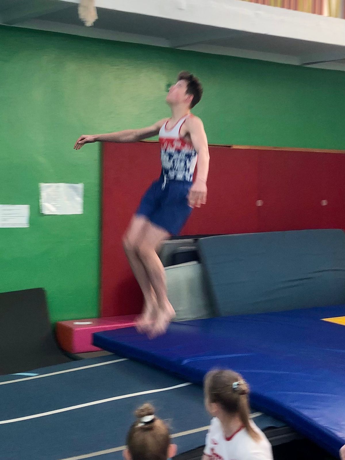 13 декабря 2025 года в спортивном зале СШ им. Героя России В.И. Шкурного прошло открытое первенство города по прыжкам на батуте в дисциплине (прыжки на акробатической дорожке) среди юношей и девушек 13 декабря 2025 года в спортивном зале СШ им. Героя России В.И. Шкурного прошло открытое первенство города по прыжкам на батуте в дисциплине (прыжки на акробатической дорожке) среди юношей и девушек