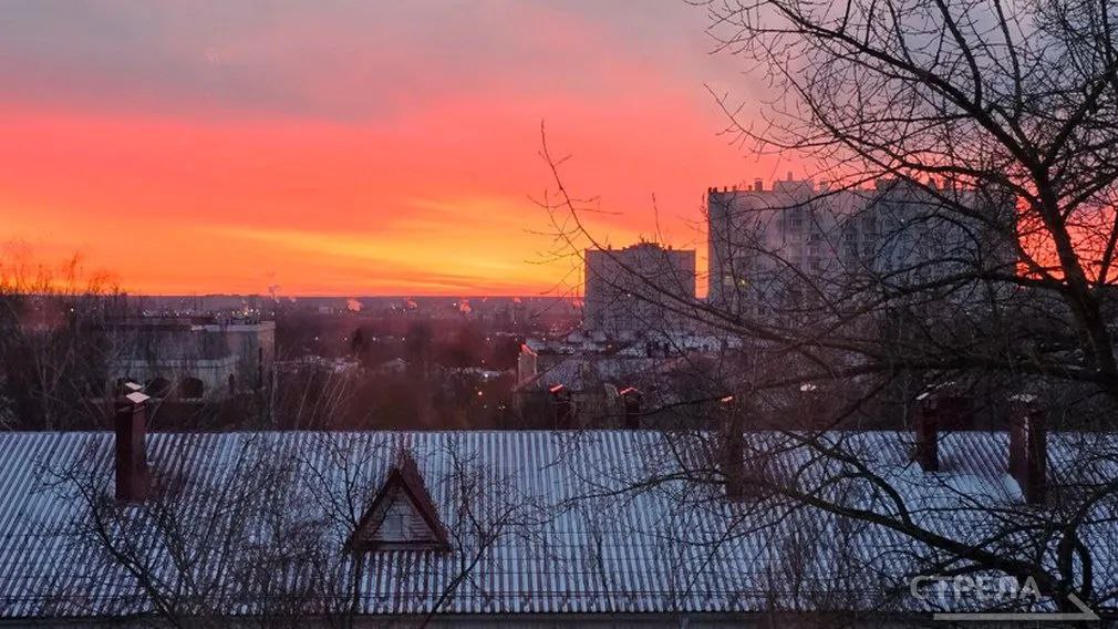 Брянцев восхитил потрясающий рассвет над городом