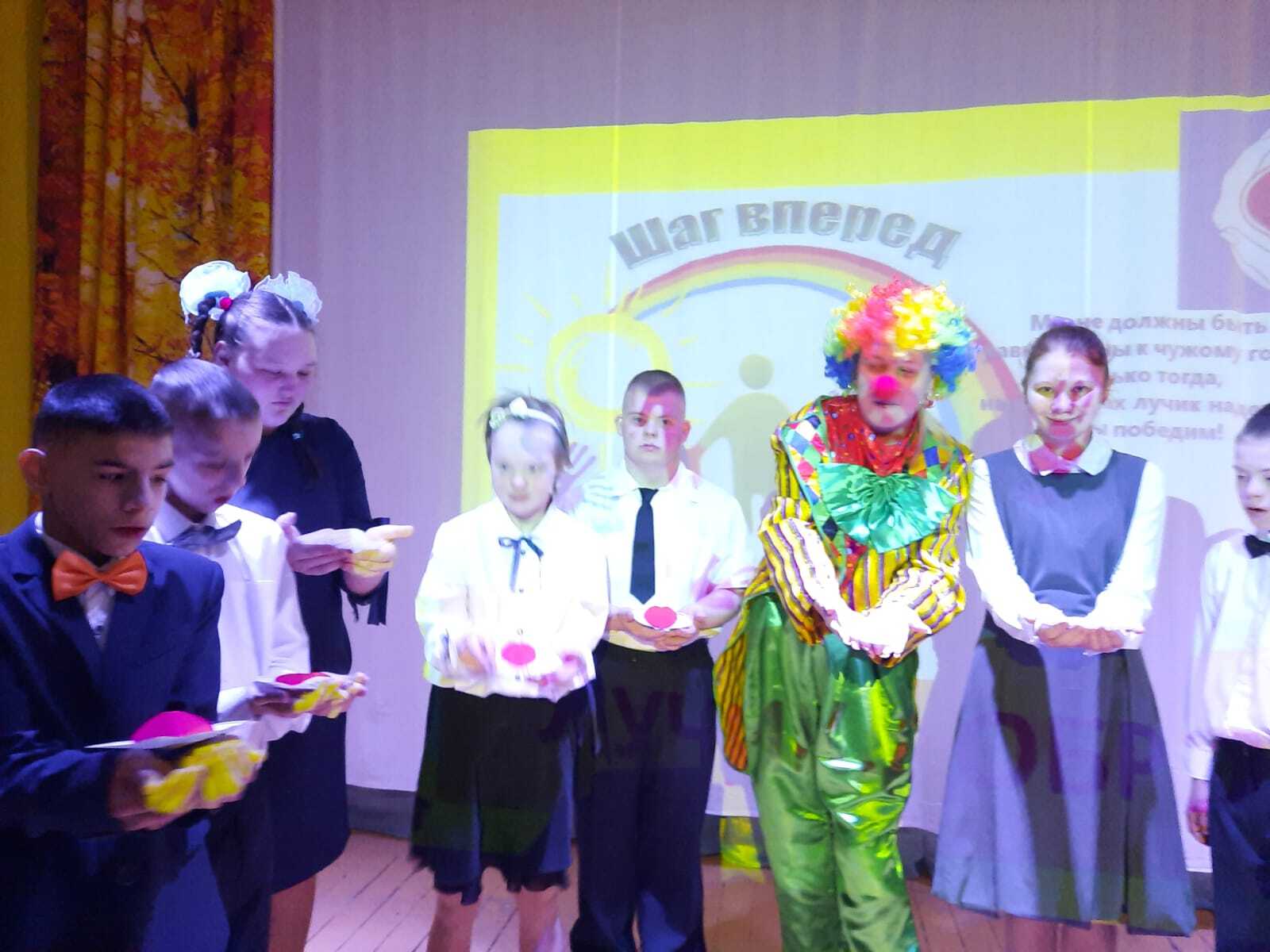 В ГБСУСОН "Дубровский детский дом-интернат для умственно отсталых детей" особое внимание уделяется праздникам, которые дарят радость и тепло В ГБСУСОН "Дубровский детский дом-интернат для умственно отсталых детей" особое внимание уделяется праздникам, которые дарят радость и тепло