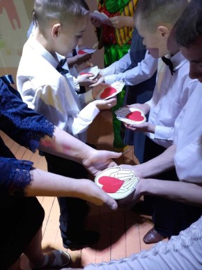 В ГБСУСОН "Дубровский детский дом-интернат для умственно отсталых детей" особое внимание уделяется праздникам, которые дарят радость и тепло