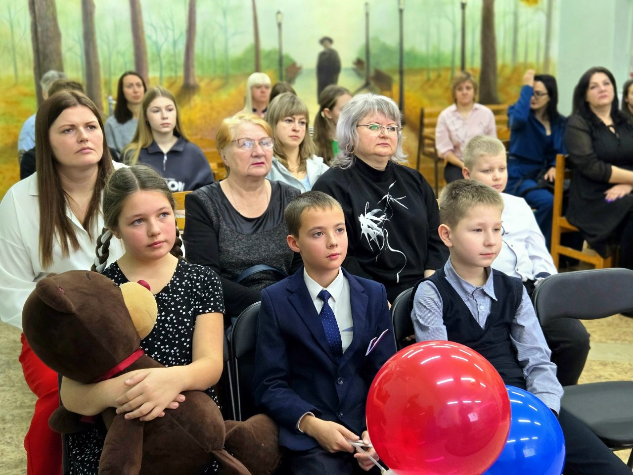 Равнение на лучших. В Центральной детской библиотеке имени Максима Горького подвели итоги городского конкурса патриотических видеороликов «Мой герой», который проходил под эгидой проекта «НАШИ мальчики» Равнение на лучших. В Центральной детской библиотеке имени Максима Горького подвели итоги городского конкурса патриотических видеороликов «Мой герой», который проходил под эгидой проекта «НАШИ мальчики»