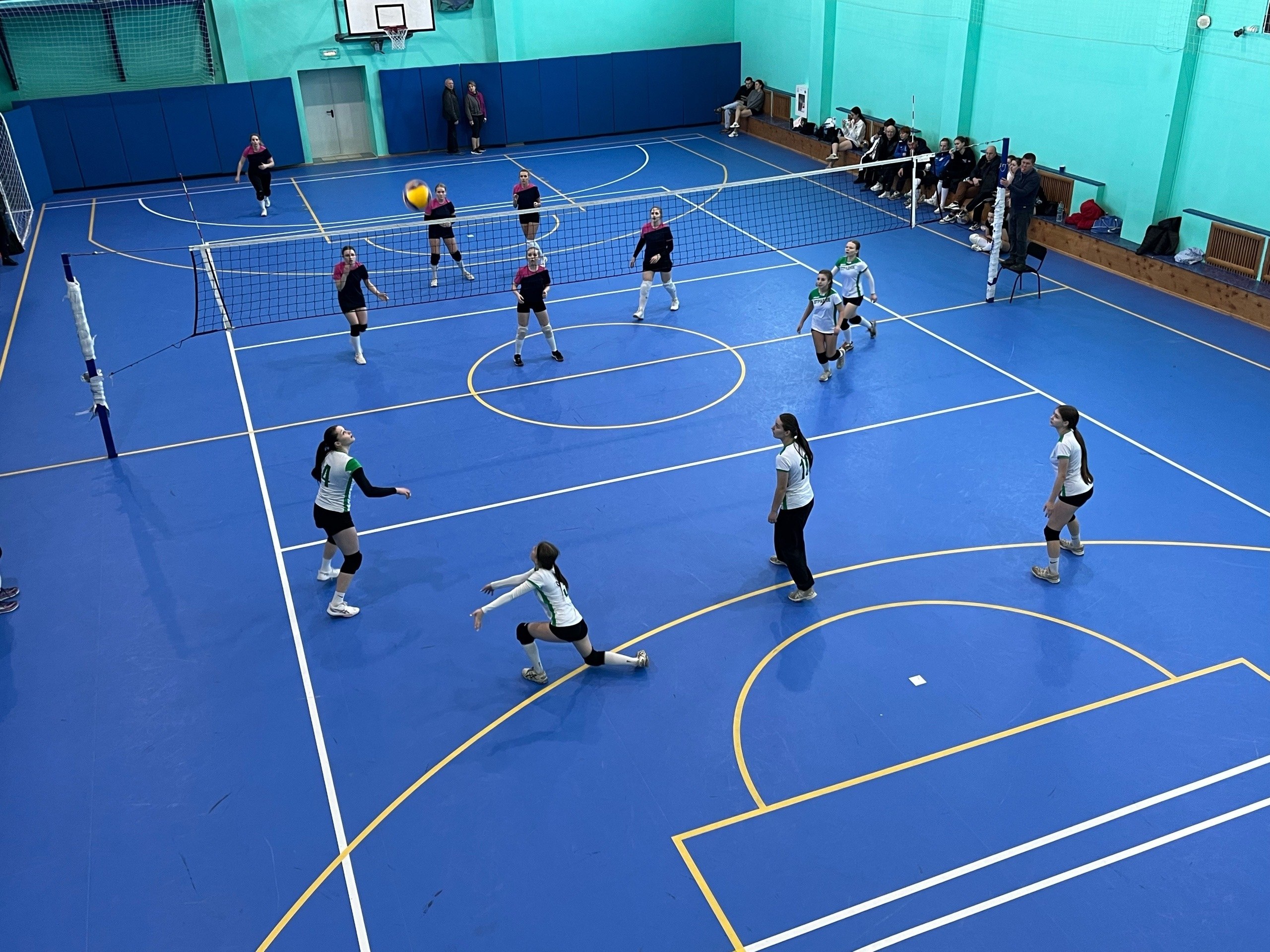 Кубок Брянского района по волейболу среди женских команд уже третий год подряд завоевывает команда «Отрадное» Кубок Брянского района по волейболу среди женских команд уже третий год подряд завоевывает команда «Отрадное»