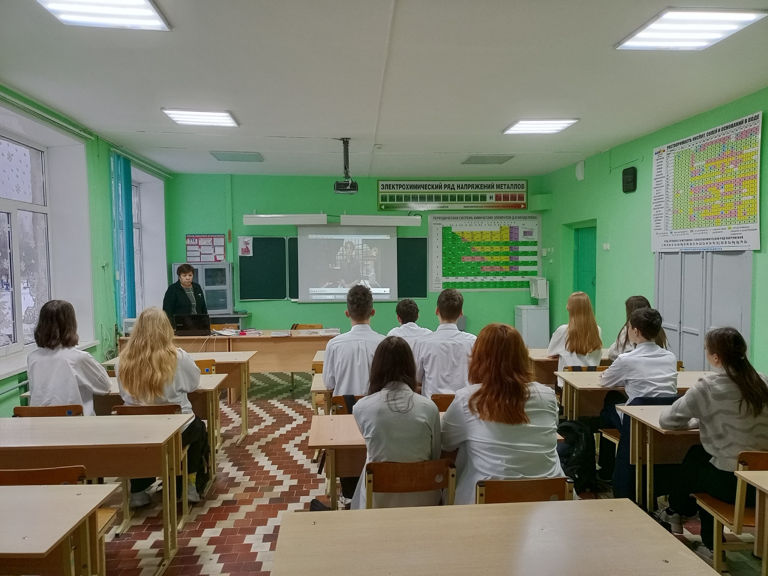 15 декабря 2025 года в МБОУ- Ардонской СОШ проведены разговоры о важном по теме «Закон и справедливость», приуроченные ко Дню Конституции Российской Федерации 15 декабря 2025 года в МБОУ- Ардонской СОШ проведены разговоры о важном по теме «Закон и справедливость», приуроченные ко Дню Конституции Российской Федерации