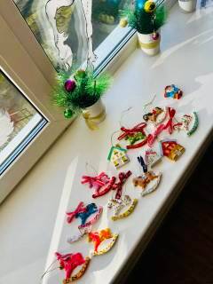 «Лавка чудес» - место, где можно увидеть своими глазами волшебные превращения белых гипсовых фигурок в цветные и новогодние «Лавка чудес» - место, где можно увидеть своими глазами волшебные превращения белых гипсовых фигурок в цветные и новогодние