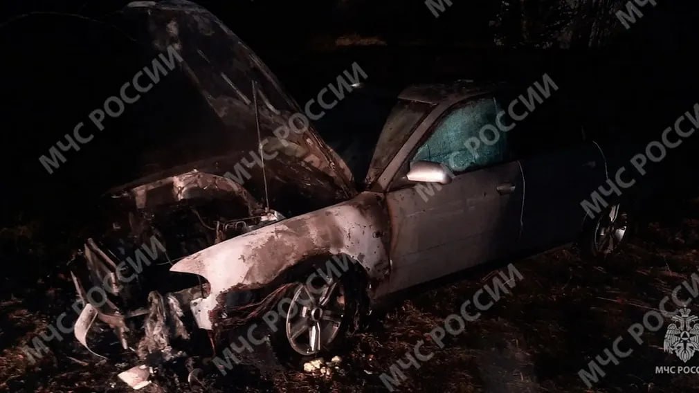 В селе Овстуг Жуковского муниципального округа загорелся автомобиль