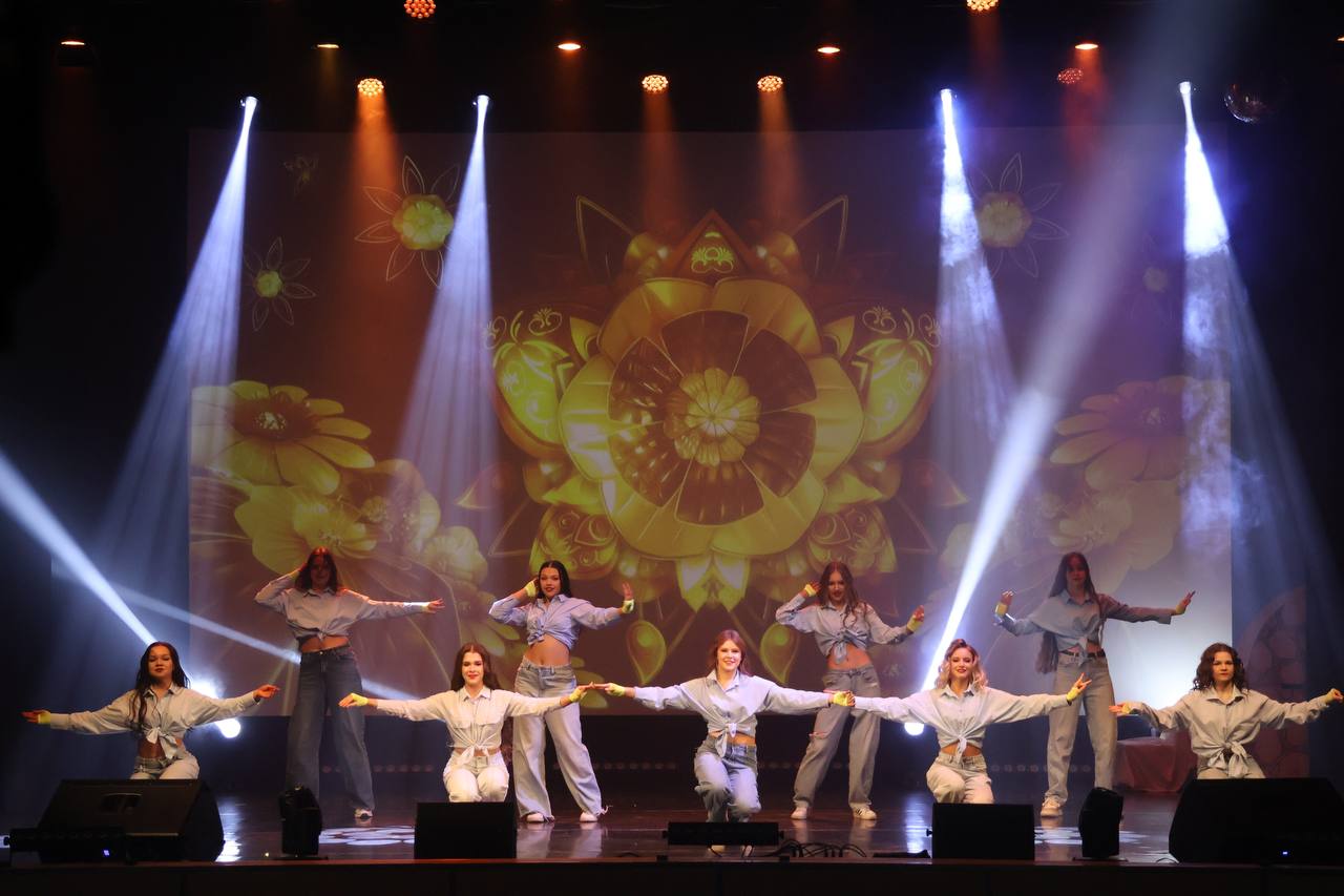 14 декабря во Дворце культуры имени Д.Н. Медведева прошел отчетный концерт студии современного и восточного танца «Импульс» 14 декабря во Дворце культуры имени Д.Н. Медведева прошел отчетный концерт студии современного и восточного танца «Импульс»