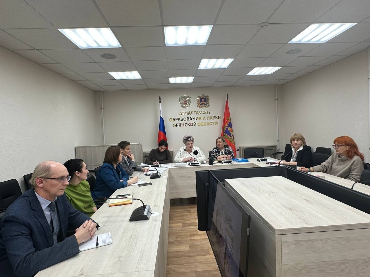 11 декабря 2025 года в департаменте образования и науки Брянской области свои проекты представили образовательные организации, претендующие на присвоение статуса Региональной инновационной площадки 11 декабря 2025 года в департаменте образования и науки Брянской области свои проекты представили образовательные организации, претендующие на присвоение статуса Региональной инновационной площадки