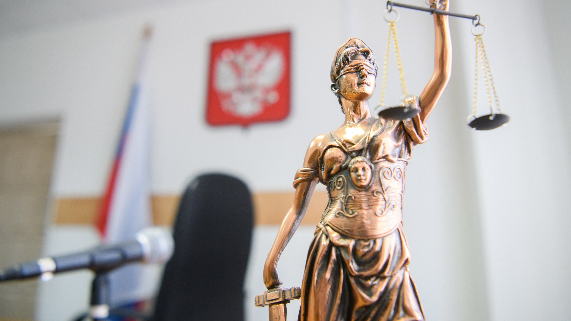 Трое жителей Брянска не смогли выбить себе однокомнатную квартиру большей площади