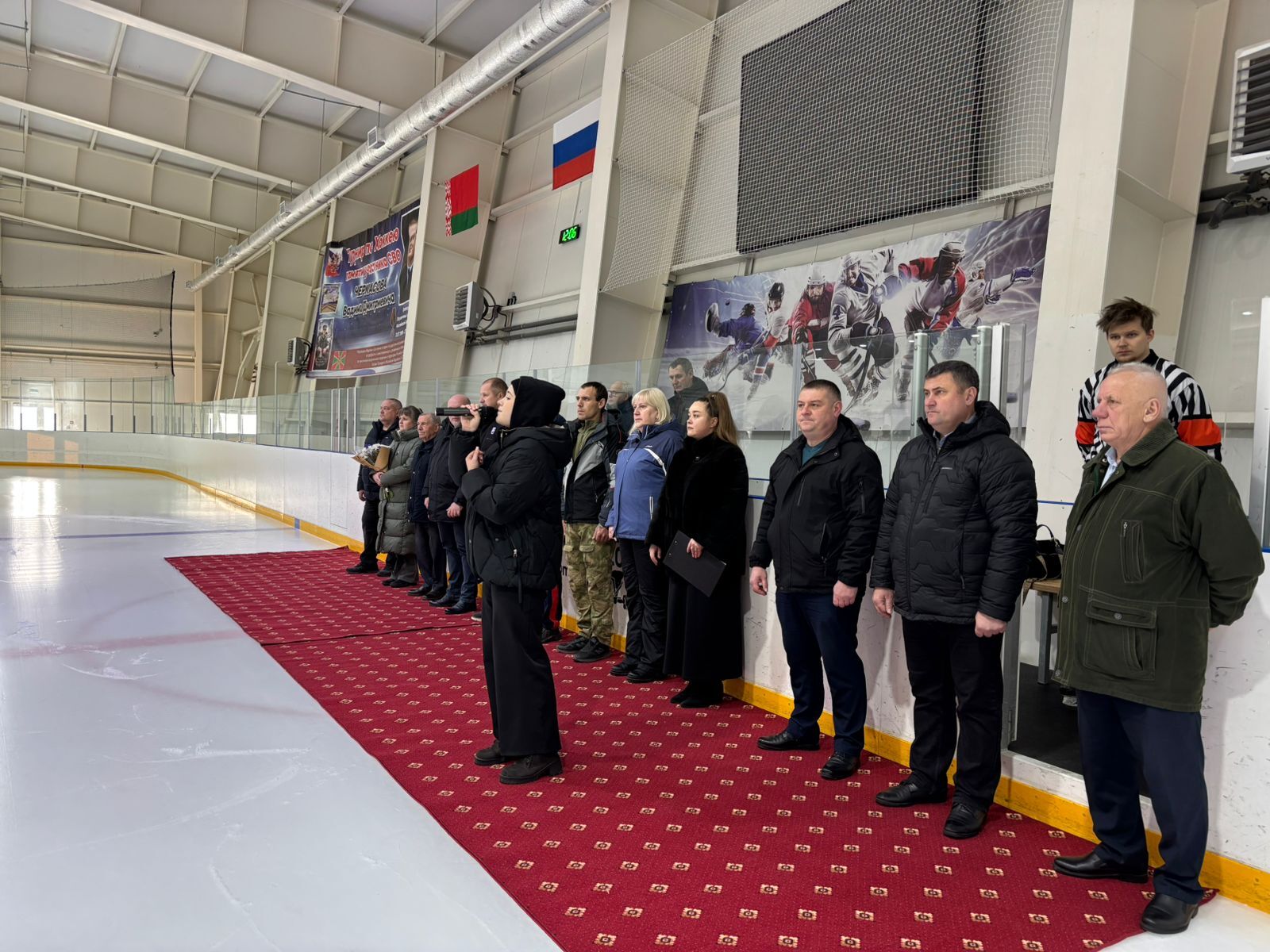 В городе Дятьково состоялось торжественное открытие городского турнира по хоккею с шайбой, посвящённого Дню Героев Отечества В городе Дятьково состоялось торжественное открытие городского турнира по хоккею с шайбой, посвящённого Дню Героев Отечества