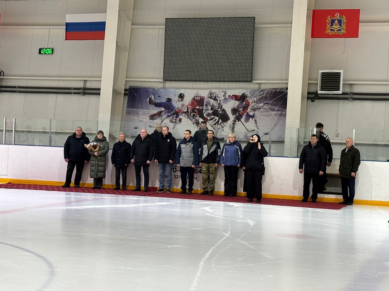 В городе Дятьково состоялось торжественное открытие городского турнира по хоккею с шайбой, посвящённого Дню Героев Отечества В городе Дятьково состоялось торжественное открытие городского турнира по хоккею с шайбой, посвящённого Дню Героев Отечества