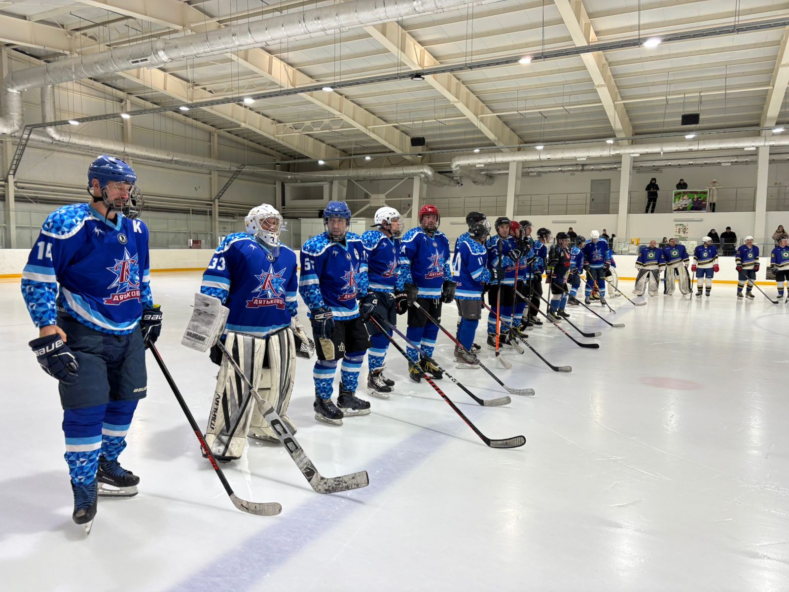 В городе Дятьково состоялось торжественное открытие городского турнира по хоккею с шайбой, посвящённого Дню Героев Отечества В городе Дятьково состоялось торжественное открытие городского турнира по хоккею с шайбой, посвящённого Дню Героев Отечества