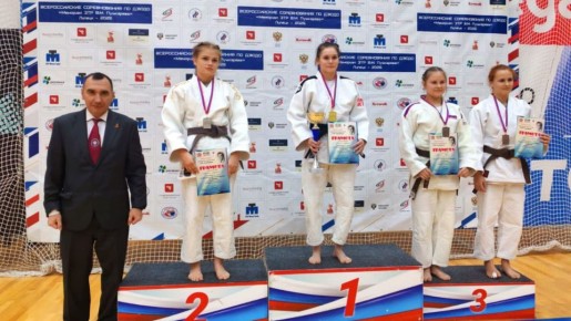 Дзюдоисты Брянщины завоевали 4 медали на соревнованиях в Липецке