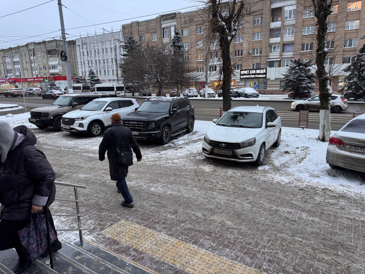 Почему за сообщение о пьяных водителях в ГАИ брянцам платят, а за сообщения об автохамах, паркующихся на тротуаре, нет? Почему за сообщение о пьяных водителях в ГАИ брянцам платят, а за сообщения об автохамах, паркующихся на тротуаре, нет?