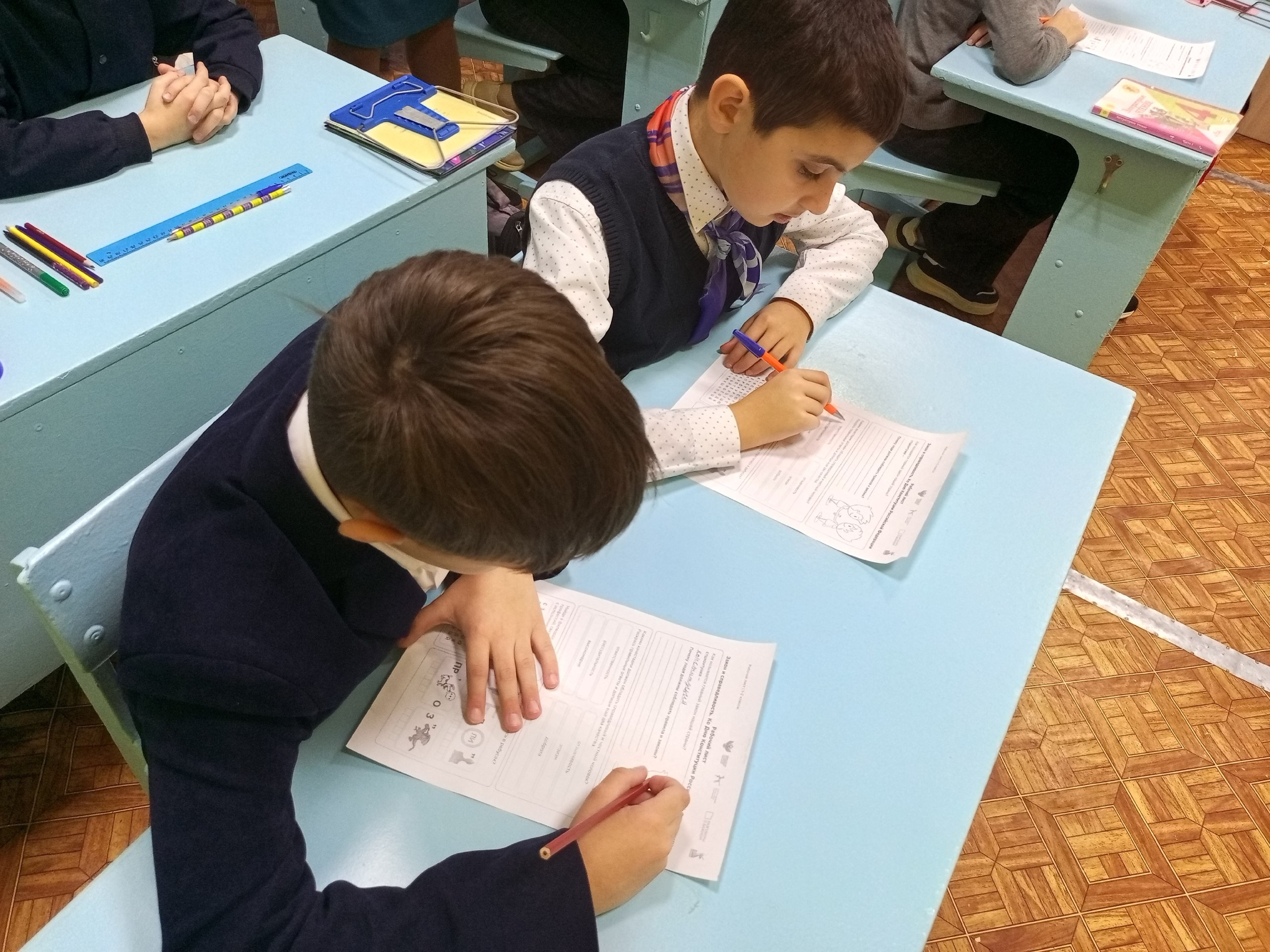 15 декабря 2025 года в МБОУ- Ардонской СОШ проведены разговоры о важном по теме «Закон и справедливость», приуроченные ко Дню Конституции Российской Федерации 15 декабря 2025 года в МБОУ- Ардонской СОШ проведены разговоры о важном по теме «Закон и справедливость», приуроченные ко Дню Конституции Российской Федерации