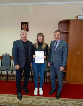 В администрации района состоялось очередное торжественное вручение жилищных сертификатов