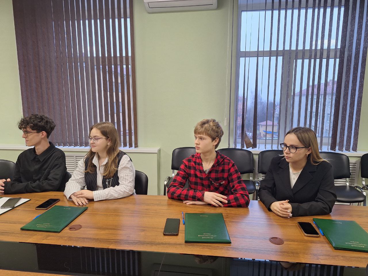 Инна Мухина: Провела заседание Детского общественного совета при Уполномоченном по правам ребенка Инна Мухина: Провела заседание Детского общественного совета при Уполномоченном по правам ребенка