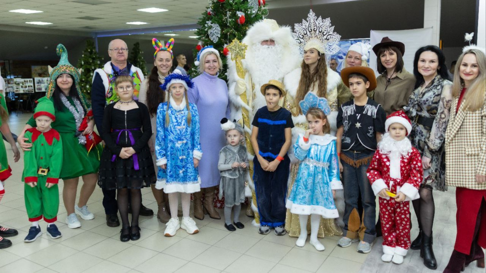 Новогодний маскарад собрал более 160 детей в Новозыбкове