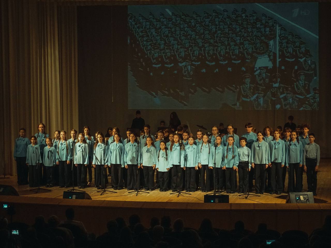 ПРАЗДНИЧНЫЙ КОНЦЕРТ "МЫ - ПОКОЛЕНИЕ СТРАНЫ ГЕРОЕВ" - ДАНЬ УВАЖЕНИЯ ЗАЩИТНИКАМ ОТЕЧЕСТВА ПРАЗДНИЧНЫЙ КОНЦЕРТ "МЫ - ПОКОЛЕНИЕ СТРАНЫ ГЕРОЕВ" - ДАНЬ УВАЖЕНИЯ ЗАЩИТНИКАМ ОТЕЧЕСТВА