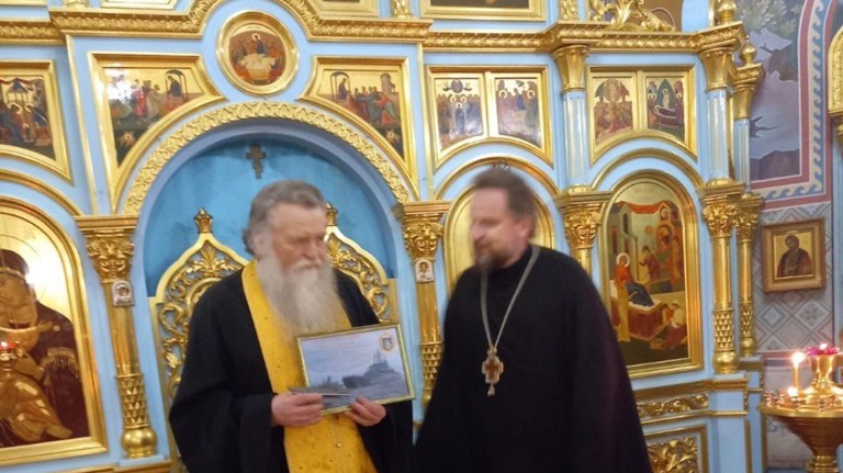 Священнику Брянской епархии вручили благодарность от моряков Балтийского флота