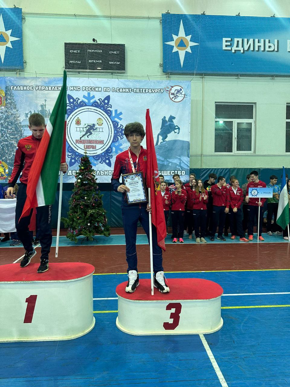 Брянец Роман Елисеев стал третьим на Всероссийских соревнования МЧС России «Рождественские старты» Брянец Роман Елисеев стал третьим на Всероссийских соревнования МЧС России «Рождественские старты»