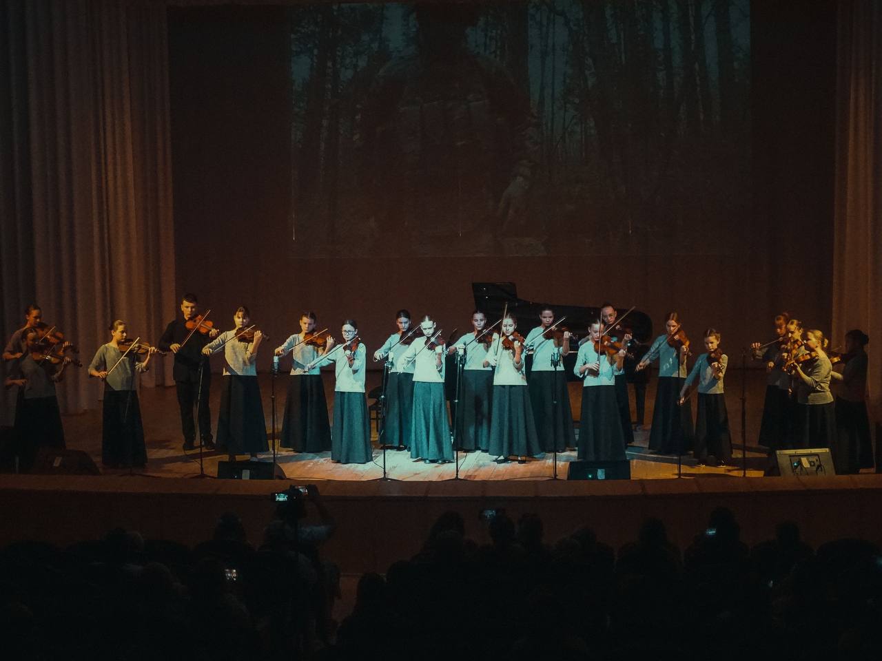 ПРАЗДНИЧНЫЙ КОНЦЕРТ "МЫ - ПОКОЛЕНИЕ СТРАНЫ ГЕРОЕВ" - ДАНЬ УВАЖЕНИЯ ЗАЩИТНИКАМ ОТЕЧЕСТВА ПРАЗДНИЧНЫЙ КОНЦЕРТ "МЫ - ПОКОЛЕНИЕ СТРАНЫ ГЕРОЕВ" - ДАНЬ УВАЖЕНИЯ ЗАЩИТНИКАМ ОТЕЧЕСТВА